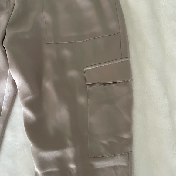 Theory Satin Silk Cargo Pants in Mushroom NWOT - Picture 4 of 13